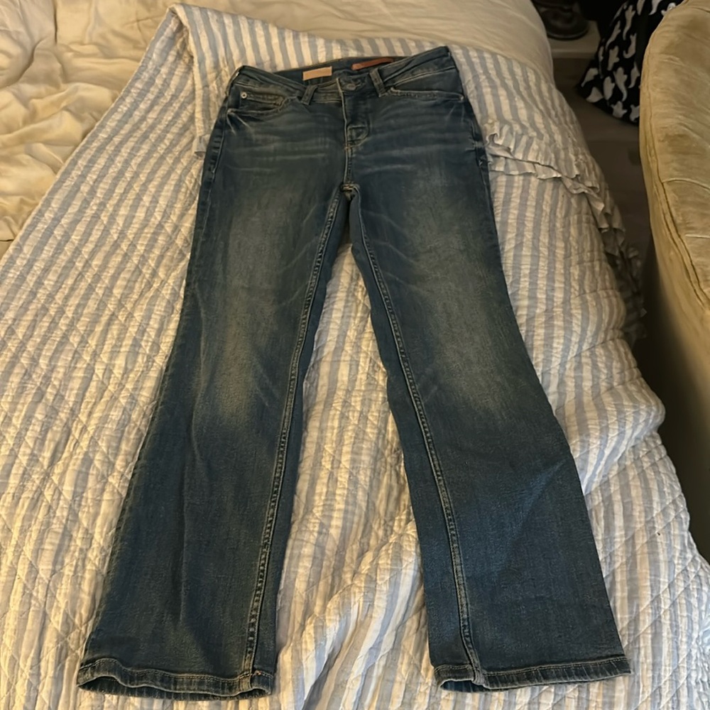 BRAND new- NEVER WORN pilcro mid rise jeans